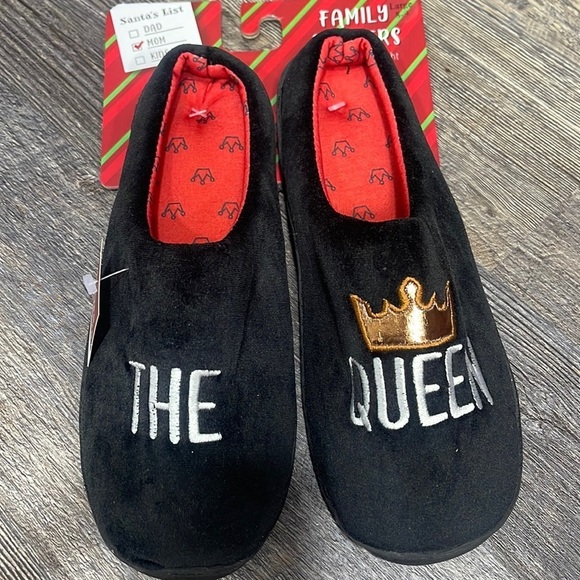 Slippers - Picture 1 of 7